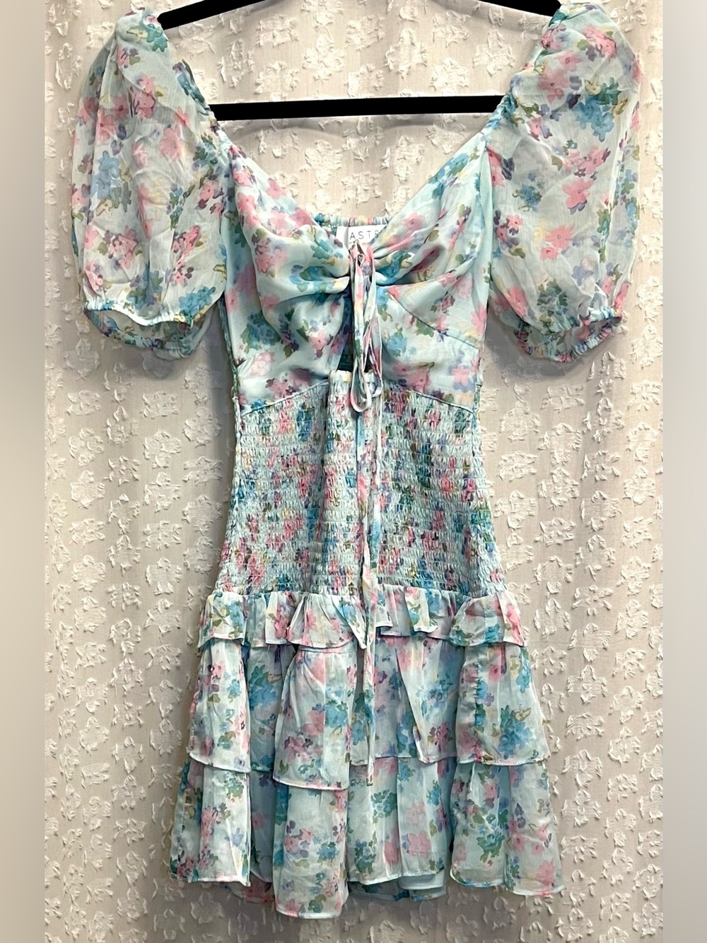 NWOT ASTR The Label Garland Mini Dress Mint Floral Puff Sleeve Smocked XS